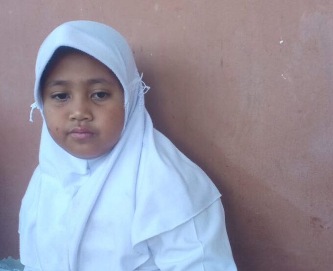 Salmina, Siswi Kesayangan Bu Lathifa Yang Kini Berpindah Ke Bu Rohani